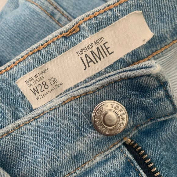 TOPSHOP Light Wash Skinny Jeans - Picture 3 of 5